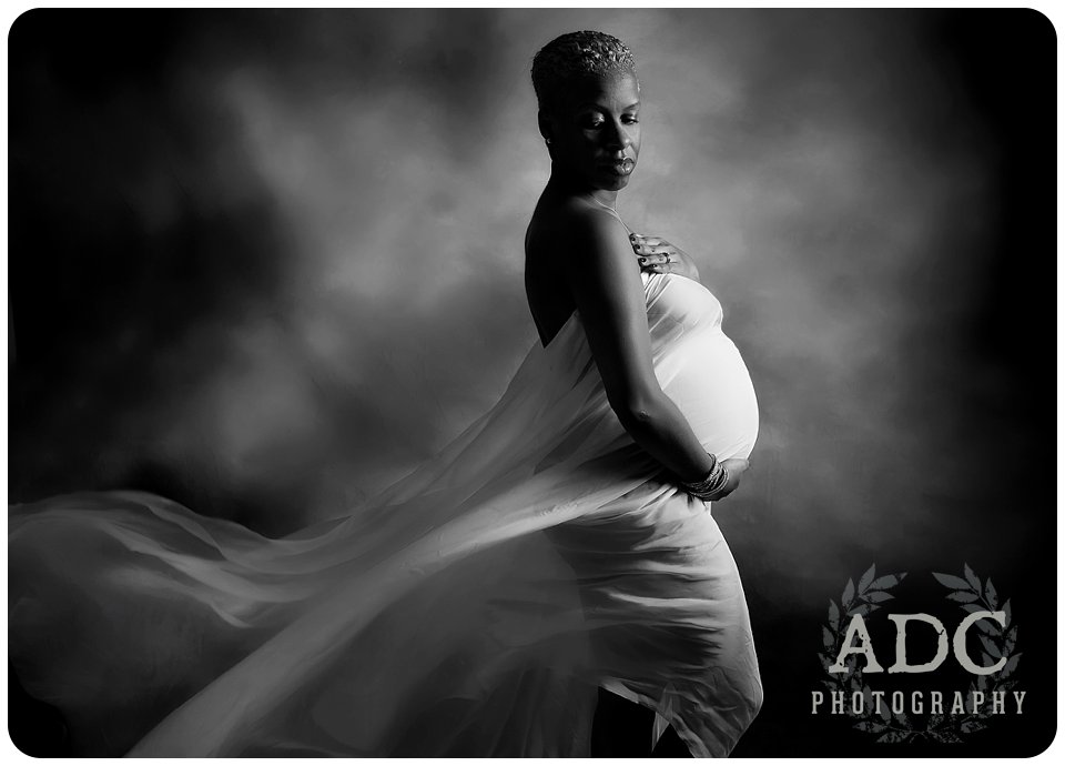 elegant maternity photography