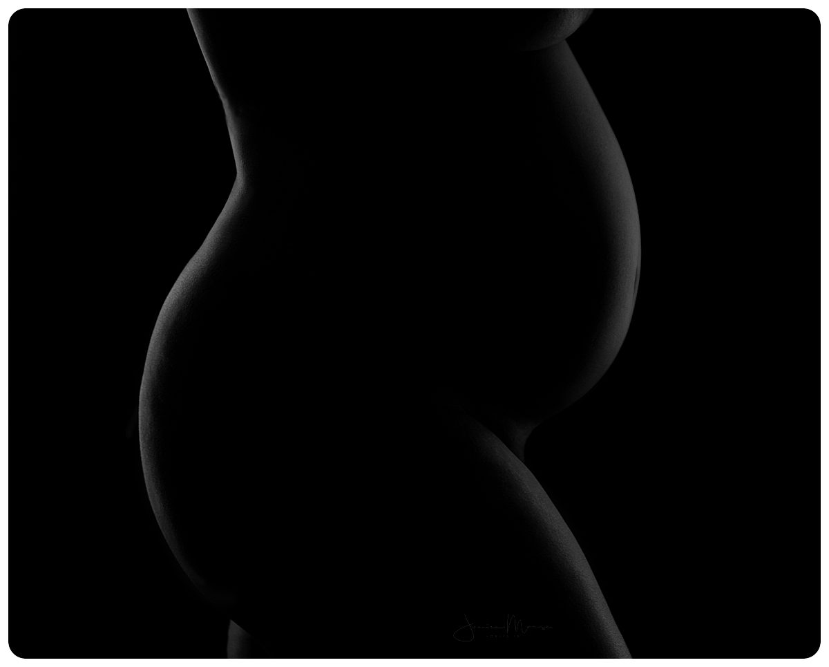 editorial maternity photoshoot